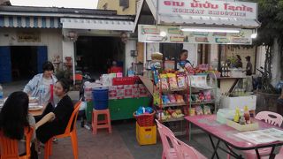 夜はナイトマーケットで…