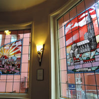 ロビーのステンドグラス