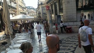 バイシャ・シアード駅西側の繁華街