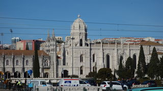 リスボンのジェロニモス修道院とベレンの塔は世界遺産になっています。