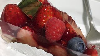 珍しいケーキのセレクトショップです。