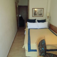 狭いが必要なものは揃っていて清潔感がある