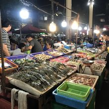 マーケットはシーフードが売りのようでした