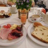 朝食。パンも料理も美味しかったです。