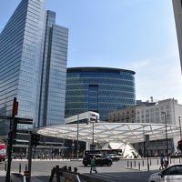 最寄り駅のロジェ駅。地下鉄から上がった所。