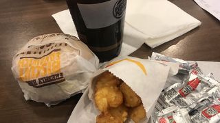 これ食べて一服して搭乗します