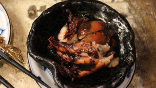 魚ん棚商店街にある、隠れ家のような立ち飲み屋さん