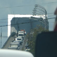 セブとマクタン島を繋ぐ橋は慢性的に大渋滞です
