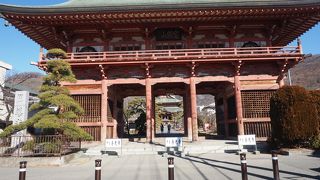 武田信玄創建の甲斐善光寺　立派な山門や金堂は必見です