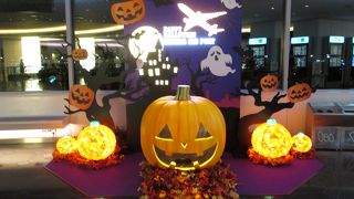 今年はハロウィンの飾り