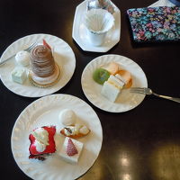 ティータイムで美味しいケーキをたっぷりいただきました