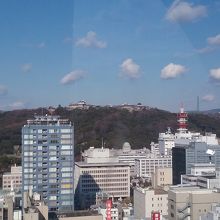 松山城が見えます