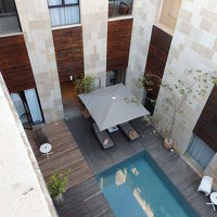 スイミング・プール