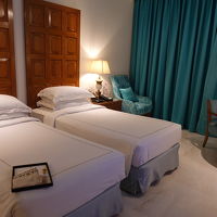 クラシックスタイルの部屋。ウェルカムフルーツも