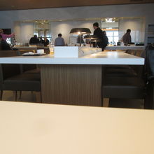 成田空港国際線 JALサクララウンジ