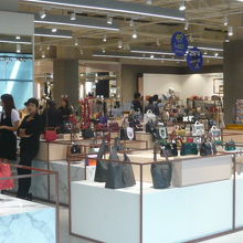 セントラルワールドの店内の商品は、質の高いものが多いようです