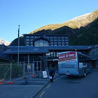 正面がマウントビューの宿泊棟