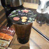 ホテル内でタピオカドリンクいただいて。