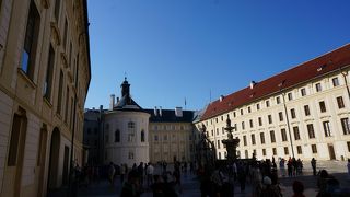 丸いかわいい建物