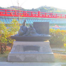 源氏物語の銅像