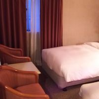 狭いと言うほどではありません