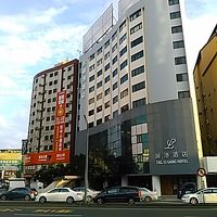 駅前の大通り(台湾大道一段)沿いです