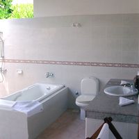 オープンエアのバス