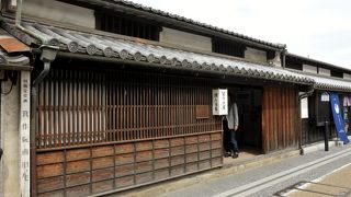 駅前にも銅像が