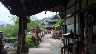 古くて立派なお寺