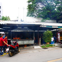 簡素なお店です