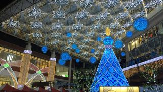 観光客でにぎわう鹿児島を象徴しているような輝き