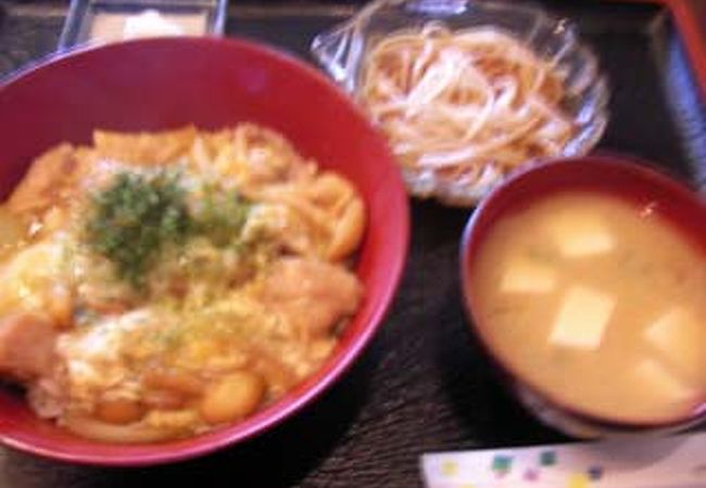 比内地鶏の親子丼が食べられます