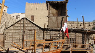 ドバイの歴史が紹介されています