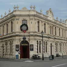 1877年に建設された、現在のクライテリオン ホテル