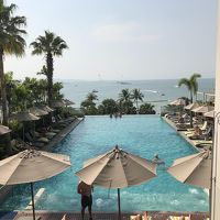 プールも綺麗でいい感じです