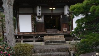 石仏があるお寺