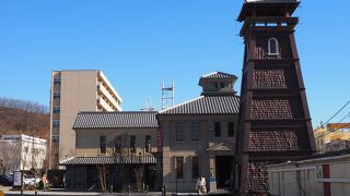 駅のそばにある明治・大正・昭和の初期の甲府の街並みを再現したレトロな商業施設
