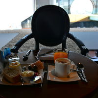 ラウンジの朝食