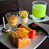 ラウンジのアフタヌーンティ