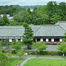 天守閣最上階から見た御殿