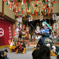 近所の神社で石見神楽を見ることができます