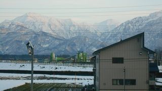 県境の水上～越後湯沢間がローカル線並みに不便な幹線