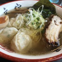 地鶏えびわんたん麺