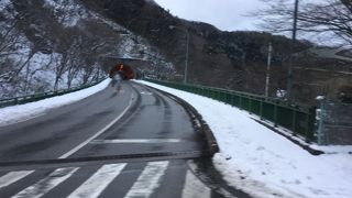 道路からメロディ＾が流れるのに車内放送のため聞こえず