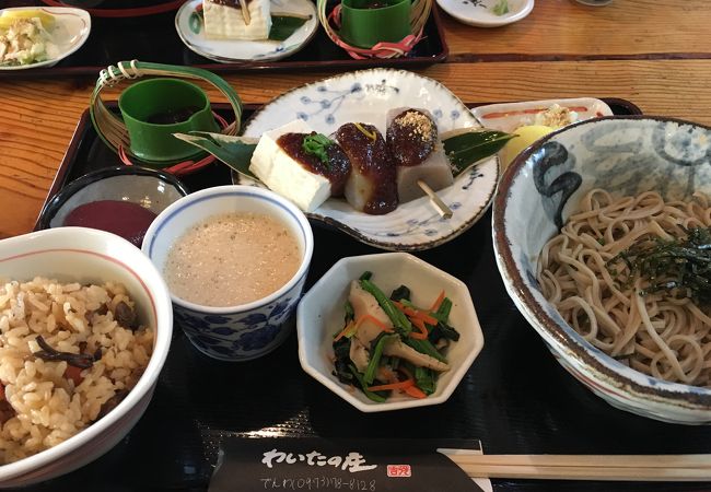 ご当地っぽいもの食べられます