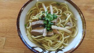 観光客でとても混雑していました