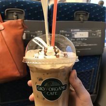 新幹線にコーヒー持ち込み