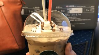 新幹線に乗る前にコーヒーを購入
