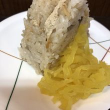かやくご飯のおにぎり