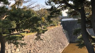 東宮御所への入口